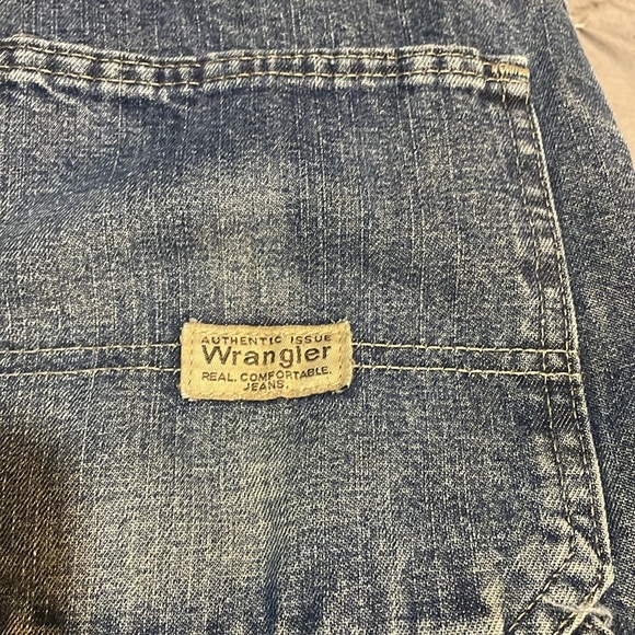 Wrangler - Picture 2 of 5